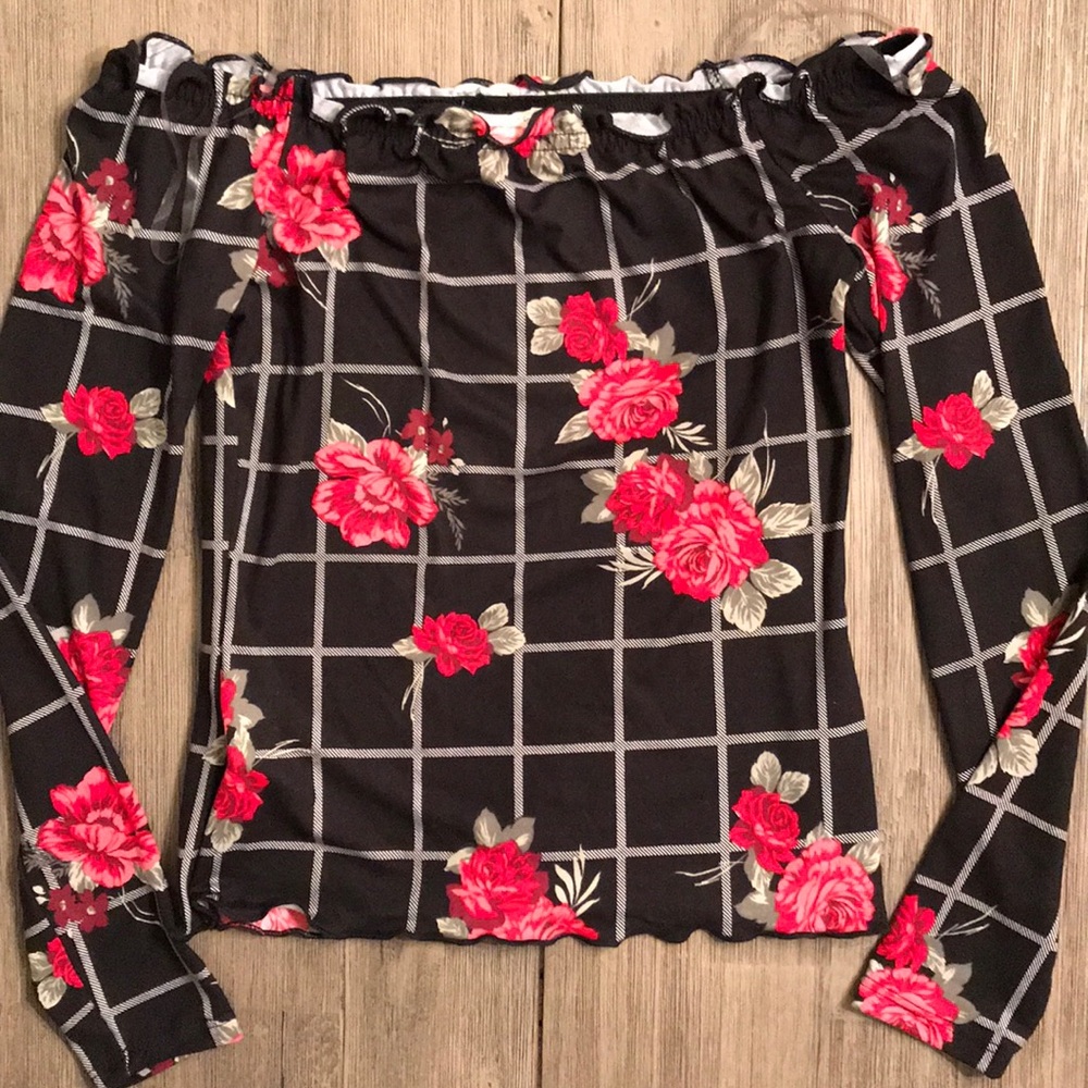 Ultra Flirt off the shoulder long sleeve size S